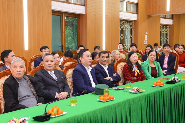 ĐẢNG ỦY - HĐND - UBND – UBMTTQ VIỆT NAM XÃ THƯ LÂM GẶP MẶT CÁN BỘ CHỦ CHỐT QUA CÁC THỜI KỲ NHÂN DỊP XUÂN BÍNH NGỌ 2026- Ảnh 2.