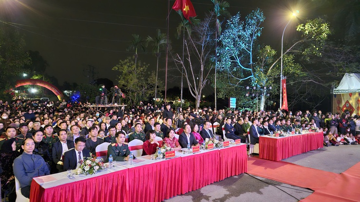 Ấm áp chương trình Tết Việt phường Tùng Thiện - chào xuân Bính Ngọ 2026- Ảnh 1.