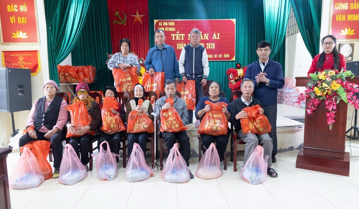 THÔN VŨ NGOẠI TỔ CHỨC "TẾT NHÂN ÁI" CHIA SẺ YÊU THƯƠNG, GẮN KẾT CỘNG ĐỒNG- Ảnh 1.