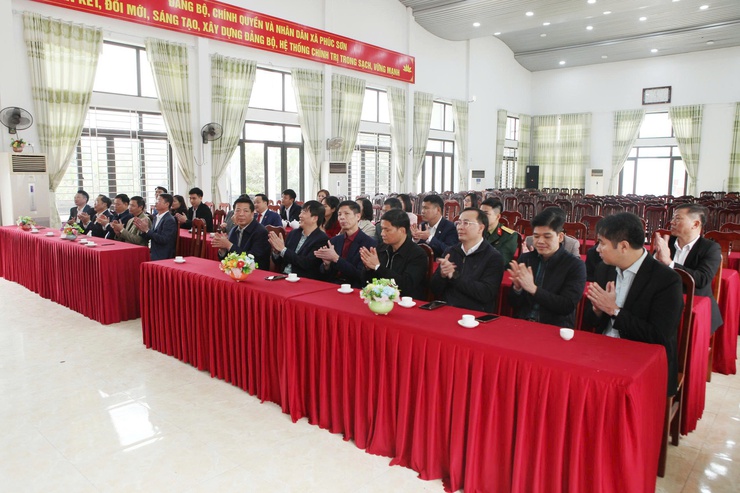 ĐỒNG CHÍ TRẦN HỒNG MINH – ỦY VIÊN BCH TƯ ĐẢNG, BÍ THƯ ĐẢNG ỦY, BỘ TRƯỞNG BXD CÙNG TỔNG CÔNG TY VIGLACERA THĂM VÀ TẶNG QUÀ TẾT NGUYÊN ĐÁN BÍNH NGỌ NĂM 2026 TẠI XÃ PHÚC SƠN, THÀNH PHỐ HÀ NỘI- Ảnh 1.