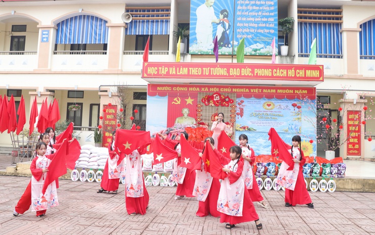 Ý nghĩa chương trình “ Xuân yêu thương – Tết sẻ chia” tại trường Tiểu học Trần Phú A- Ảnh 1.