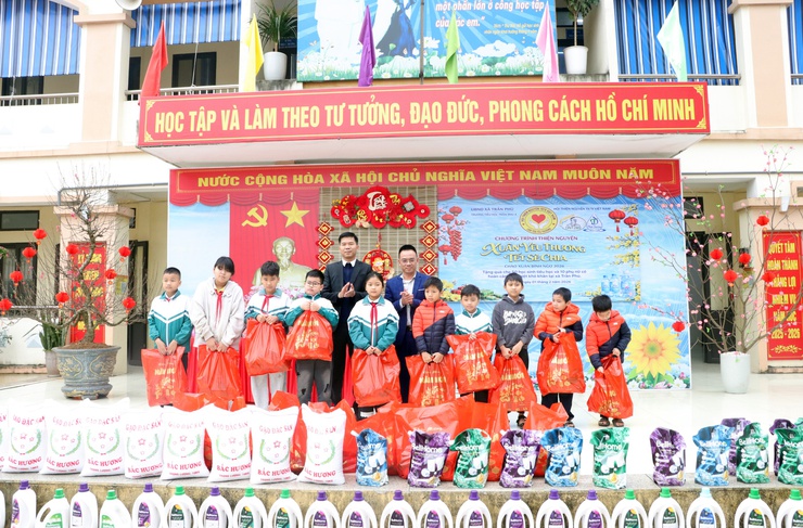 Ý nghĩa chương trình “ Xuân yêu thương – Tết sẻ chia” tại trường Tiểu học Trần Phú A- Ảnh 6.