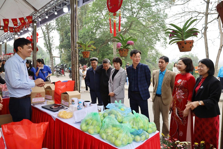 Ấm áp chương trình Tết Việt phường Tùng Thiện - chào xuân Bính Ngọ 2026- Ảnh 12.