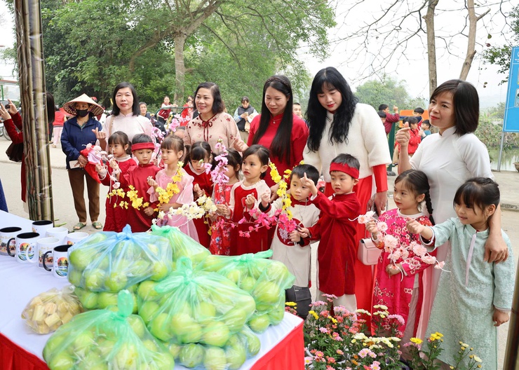 Ấm áp chương trình Tết Việt phường Tùng Thiện - chào xuân Bính Ngọ 2026- Ảnh 17.