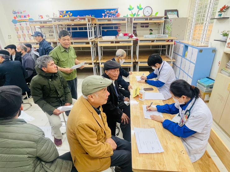 Chương trình "Xuân tình nguyện" 2026; khám bệnh, tư vấn sức khỏe, phát thuốc miễn phí tại xã Thiên Lộc, thành phố Hà Nội.- Ảnh 8.