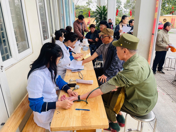 Chương trình "Xuân tình nguyện" 2026; khám bệnh, tư vấn sức khỏe, phát thuốc miễn phí tại xã Thiên Lộc, thành phố Hà Nội.- Ảnh 13.