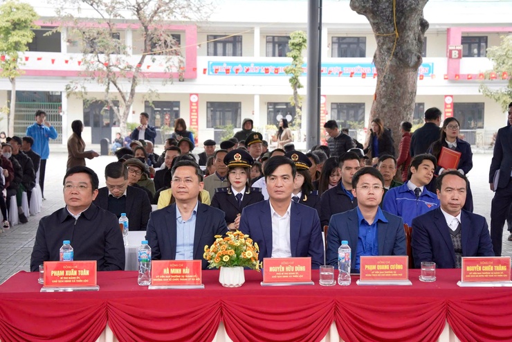 Chương trình "Xuân tình nguyện" 2026; khám bệnh, tư vấn sức khỏe, phát thuốc miễn phí tại xã Thiên Lộc, thành phố Hà Nội.- Ảnh 1.