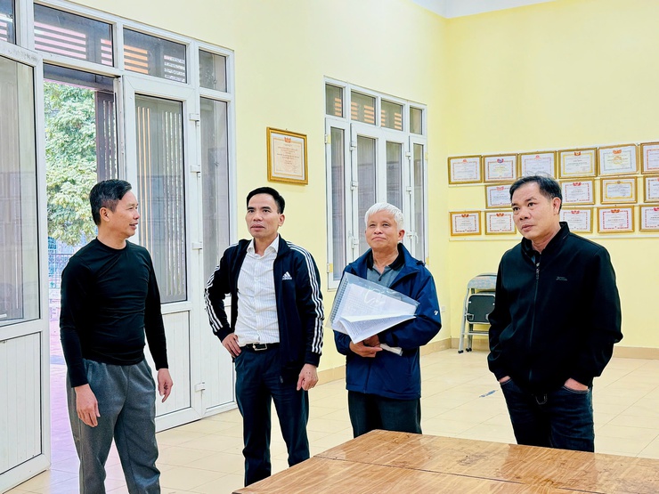 Nam Phù kiểm tra cơ sở vật chất các điểm bỏ phiếu, sẵn sàng cho ngày hội non sông nhiệm kỳ 2026–2031- Ảnh 3.