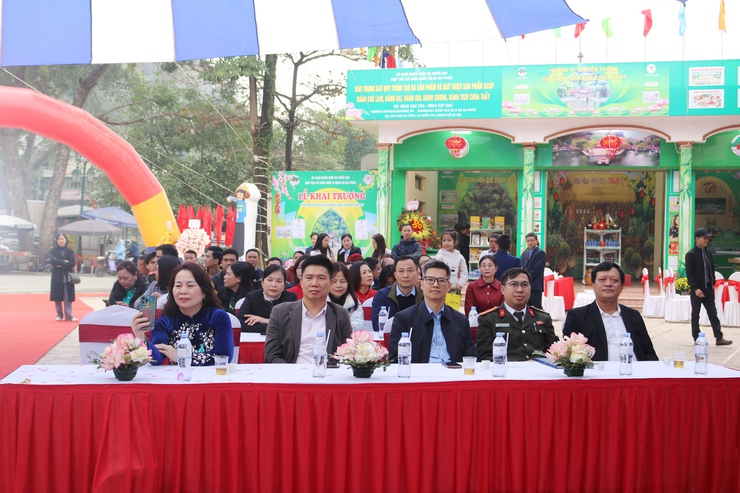 Quốc Oai khai trương Trung tâm thiết kế sáng tạo OCOP – Đưa tinh hoa làng nghề gắn kết du lịch bền vững- Ảnh 2.