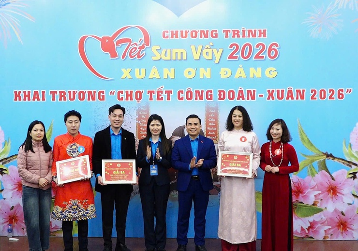 CÔNG ĐOÀN PHƯỜNG CẦU GIẤY THAM GIA CHƯƠNG TRÌNH “TẾT SUM VẦY - XUÂN ƠN ĐẢNG” NĂM 2026- Ảnh 4.