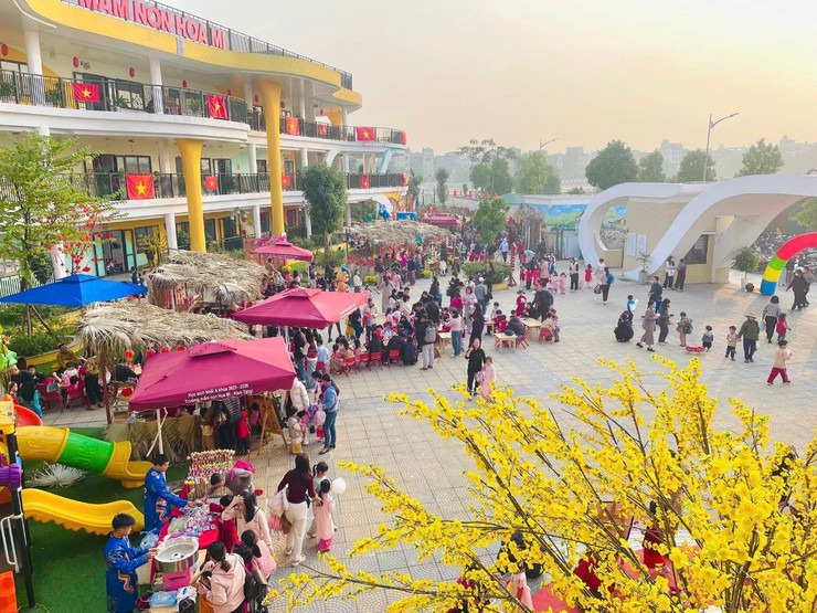 Trường Mầm non Họa Mi tổ chức hội chợ “Xuân ấm áp - Tết sum vầy” chào đón Xuân Bính Ngọ 2026- Ảnh 1.