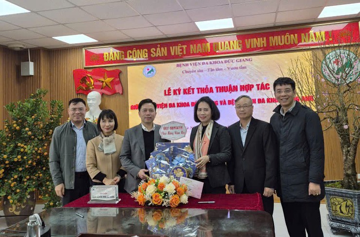 LÃNH ĐẠO PHƯỜNG BỒ ĐỀ THĂM, CHÚC TẾT CÁC BỆNH VIỆN NHÂN DỊP ĐẦU XUÂN NĂM 2026- Ảnh 1.