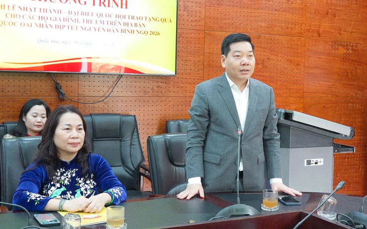 ĐẠI TÁ LÊ NHẬT THÀNH TRAO TẶNG QUÀ TẾT BÍNH NGỌ 2026 CHO CÁC HỘ GIA ĐÌNH CÓ HOÀN CẢNH KHÓ KHĂN TẠI XÃ QUỐC OAI- Ảnh 5.