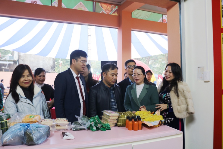 Quốc Oai khai trương Trung tâm thiết kế sáng tạo OCOP – Đưa tinh hoa làng nghề gắn kết du lịch bền vững- Ảnh 18.