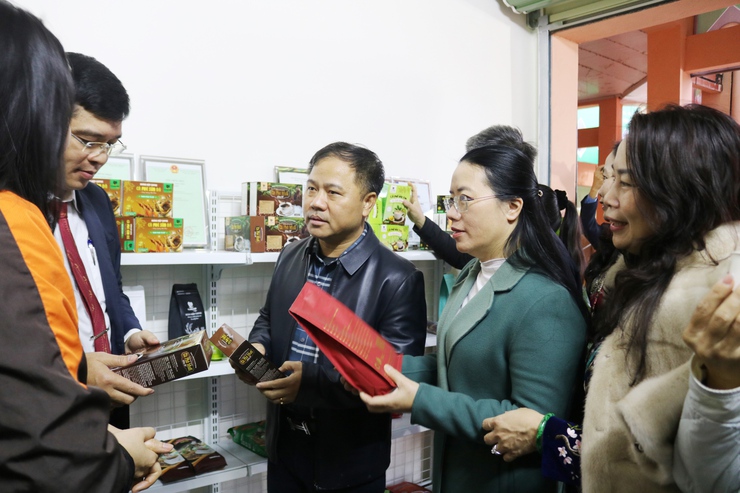 Quốc Oai khai trương Trung tâm thiết kế sáng tạo OCOP – Đưa tinh hoa làng nghề gắn kết du lịch bền vững- Ảnh 20.