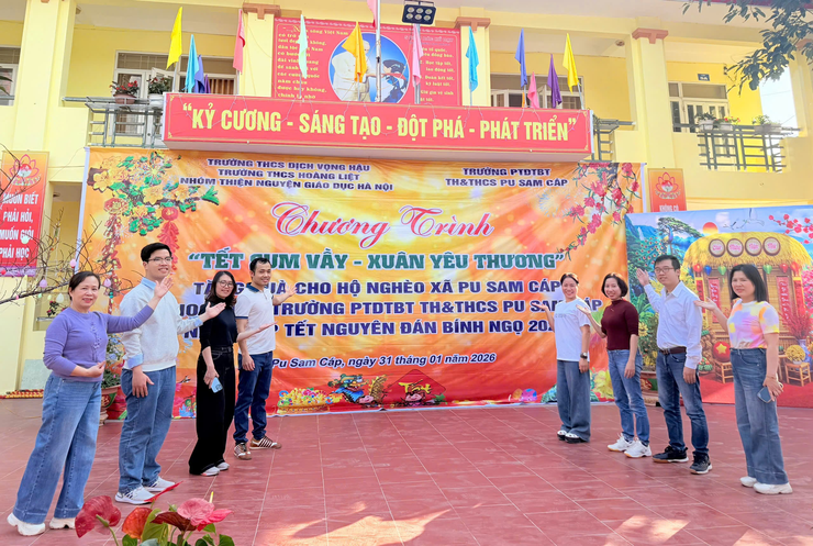 Trường THCS Hoàng Liệt tham gia chương trình Tết sum vầy - Xuân yêu thương Xuân Bính Ngọ 2026 tại trường phổ thông dân tôc bán trú TH&THCS Pu Sam Cáp (xã Pu Sam Cáp, tỉnh Lai Châu)- Ảnh 2.
