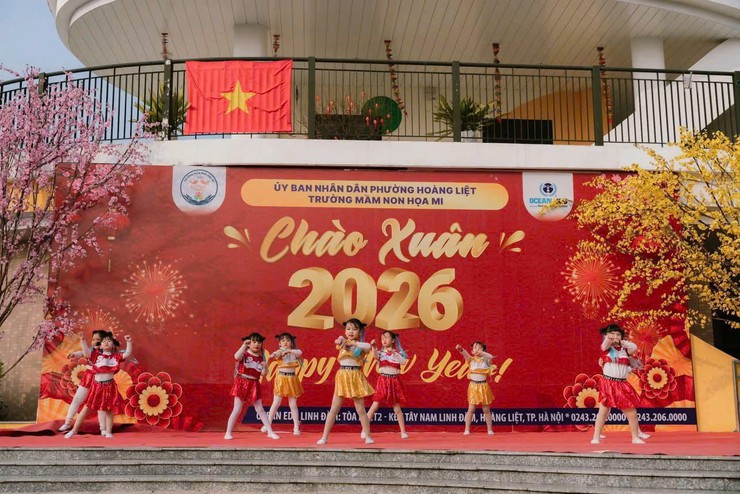 Trường Mầm non Họa Mi tổ chức hội chợ “Xuân ấm áp - Tết sum vầy” chào đón Xuân Bính Ngọ 2026- Ảnh 2.