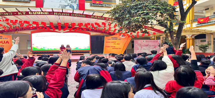 Trương THCS Hoàng Liệt tổ chức kỉ niệm 96 năm ngày thành lập Đảng Cộng sản Việt Nam (03/02/1930 - 03/02/2026) và chào mừng thành công của Đại hội Đảng lần thứ XIV- Ảnh 3.