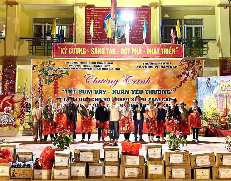 Trường THCS Hoàng Liệt tham gia chương trình Tết sum vầy - Xuân yêu thương Xuân Bính Ngọ 2026 tại trường phổ thông dân tôc bán trú TH&THCS Pu Sam Cáp (xã Pu Sam Cáp, tỉnh Lai Châu)- Ảnh 3.