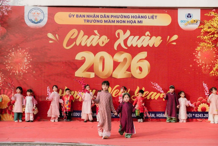 Trường Mầm non Họa Mi tổ chức hội chợ “Xuân ấm áp - Tết sum vầy” chào đón Xuân Bính Ngọ 2026- Ảnh 3.