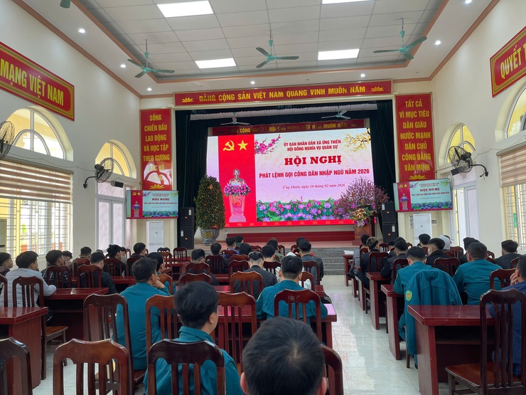 Xã Ứng Thiên trao quyết định gọi công dân nhập ngũ năm 2026- Ảnh 2.