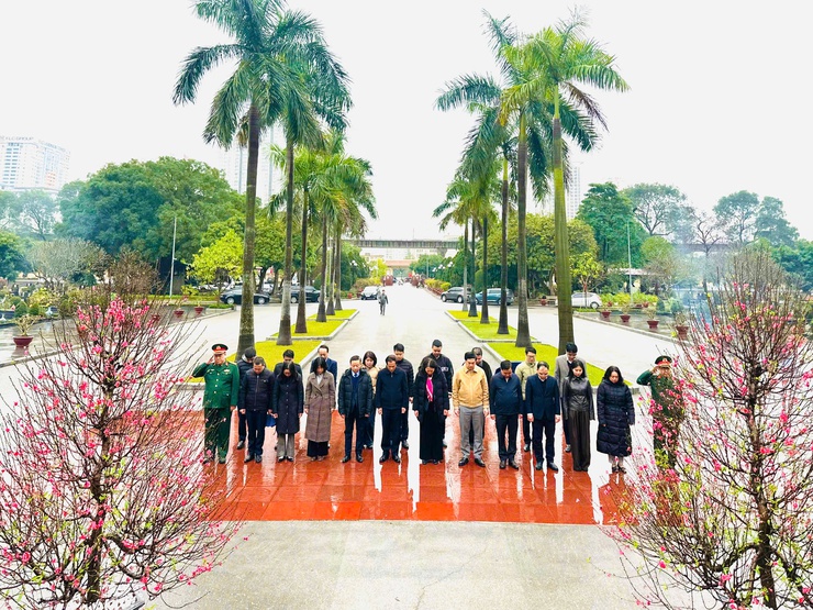 PHƯỜNG CẦU GIẤY TỔ CHỨC VIẾNG NGHĨA TRANG LIỆT SỸ NHÂN DỊP TẾT BÍNH NGỌ 2026- Ảnh 10.