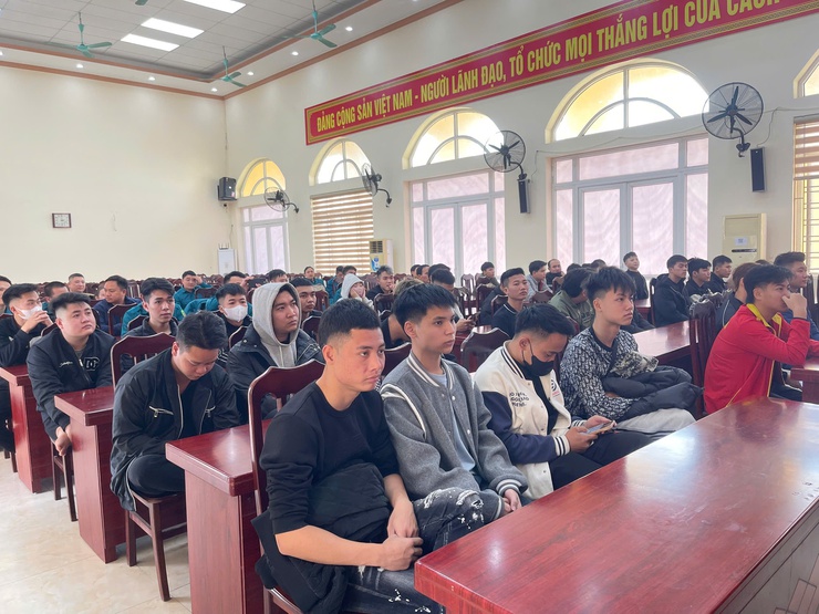 Xã Ứng Thiên trao quyết định gọi công dân nhập ngũ năm 2026- Ảnh 4.