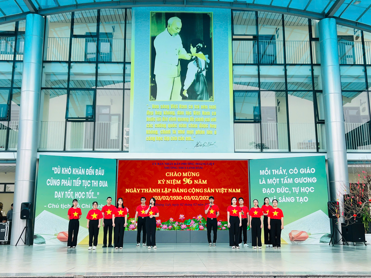 Trường THCS Linh Đàm tổ chức chuỗi hoạt động chào mừng kỷ niệm 96 năm ngày thành lập Đảng Cộng Sản Việt Nam
- Ảnh 6.