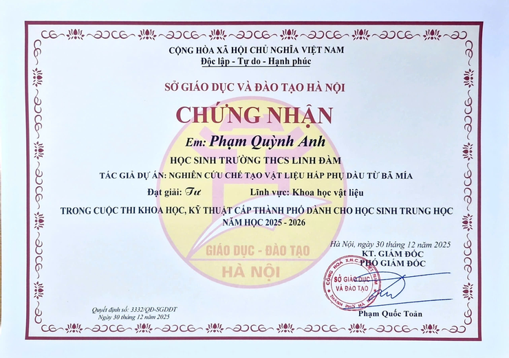 Trường THCS Linh Đàm bước lên bục vinh danh tại cuộc thi Khoa học kĩ thuật cấp Thành phố với dự án: Nghiên cứu chế tạo vật liệu hấp phụ dầu từ bã mía- Ảnh 6.