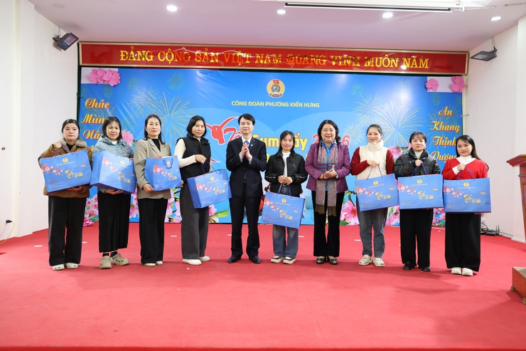 Công đoàn phường Kiến Hưng rộn ràng “Tết Sum vầy - Xuân Bính Ngọ 2026”- Ảnh 2.