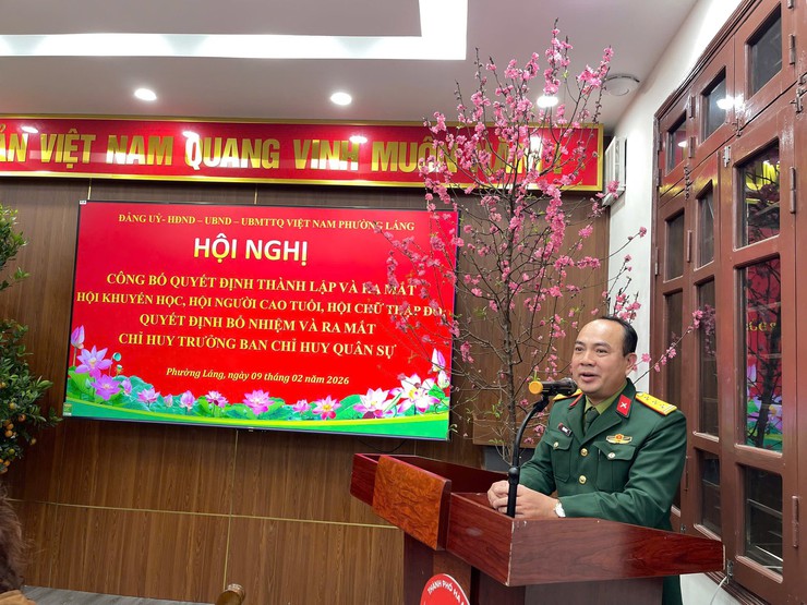 PHƯỜNG LÁNG TỔ CHỨC LỄ CÔNG BỐ QUYẾT ĐỊNH THÀNH LẬP CÁC HỘI VÀ TRAO QUYẾT ĐỊNH BỔ NHIỆM CHỈ HUY TRƯỞNG BAN CHỈ HUY QUÂN SỰ PHƯỜNG- Ảnh 3.