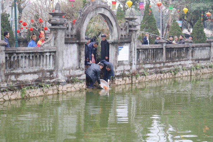 Dựng cây nêu đón Tết ở Quốc Oai: Gửi gắm khát vọng bình an, giữ gìn hồn cốt truyền thống Việt- Ảnh 16.