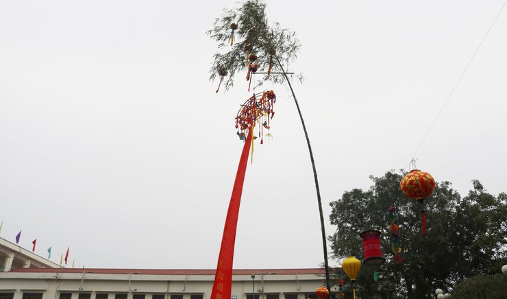 Dựng cây nêu đón Tết ở Quốc Oai: Gửi gắm khát vọng bình an, giữ gìn hồn cốt truyền thống Việt- Ảnh 14.