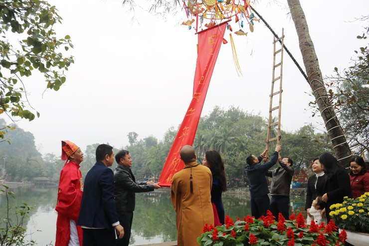 Dựng cây nêu đón Tết ở Quốc Oai: Gửi gắm khát vọng bình an, giữ gìn hồn cốt truyền thống Việt- Ảnh 10.