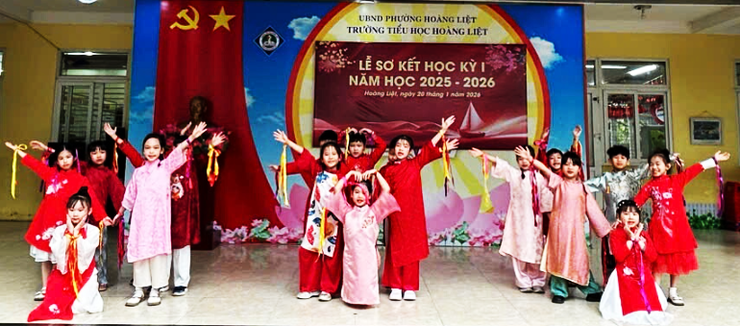 Trường Tiểu học Hoàng Liệt long trọng tổ chức Lễ sơ kết học kỳ I năm học 2025-2026
- Ảnh 7.
