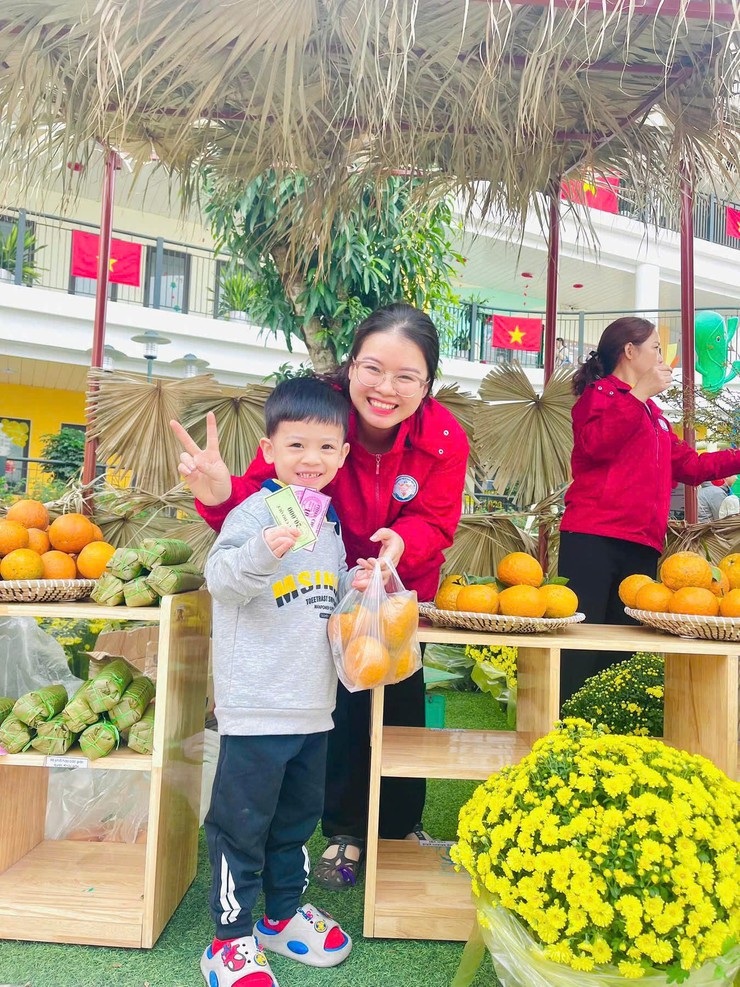 Trường Mầm non Họa Mi tổ chức hội chợ “Xuân ấm áp - Tết sum vầy” chào đón Xuân Bính Ngọ 2026- Ảnh 7.