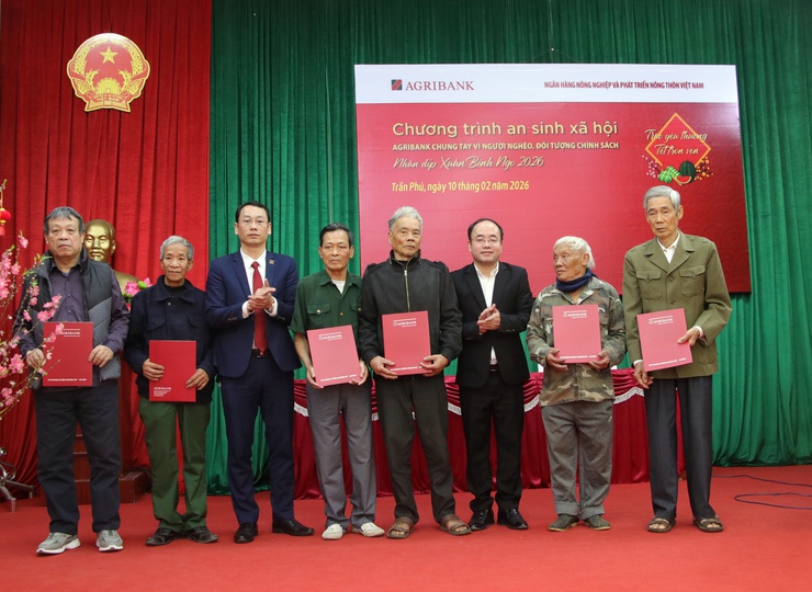 Ủy ban MTTQ Việt Nam xã Trần Phú phối hợp với Ngân hàng Agribank – Chi nhánh Chương Mỹ và Quỹ tín dụng nhân dân Hữu Văn tổ chức chương trình An sinh xã hội- Ảnh 1.