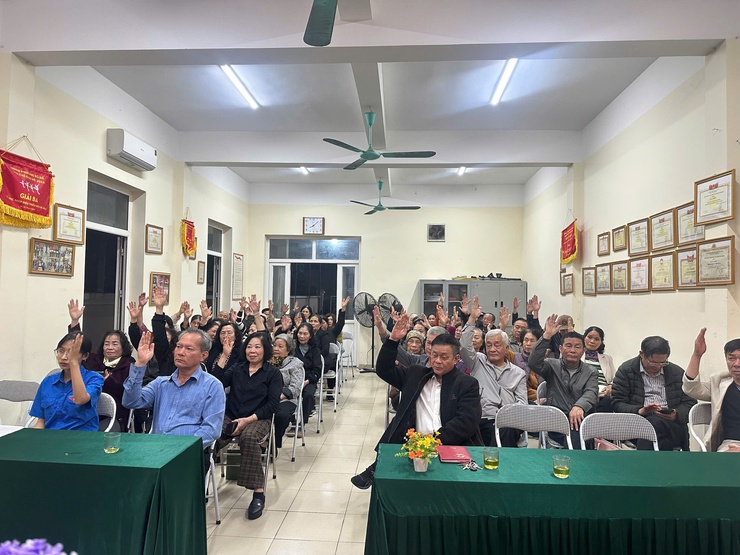 Phường Bồ Đề hoàn thành việc lấy ý kiến của cử tri nơi cư trú đối với người ứng cử đại biểu Quốc hội khóa XVI và đại biểu HĐND các cấp nhiệm kỳ 2026 - 2031- Ảnh 8.