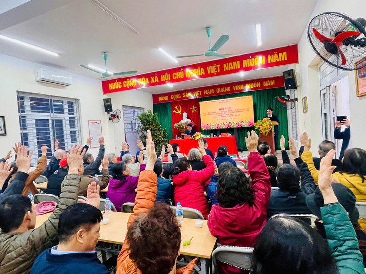 Phường Bồ Đề hoàn thành việc lấy ý kiến của cử tri nơi cư trú đối với người ứng cử đại biểu Quốc hội khóa XVI và đại biểu HĐND các cấp nhiệm kỳ 2026 - 2031- Ảnh 1.