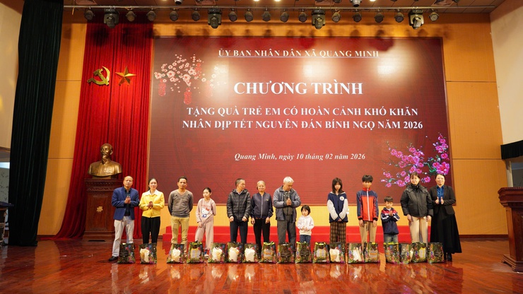 XÃ QUANG MINH TỔ CHỨC GẶP MẶT, TRAO QUÀ CHO TRẺ EM CÓ HOÀN CẢNH KHÓ KHĂN NHÂN DỊP TẾT NGUYÊN ĐÁN BÍNH NGỌ 2026- Ảnh 2.