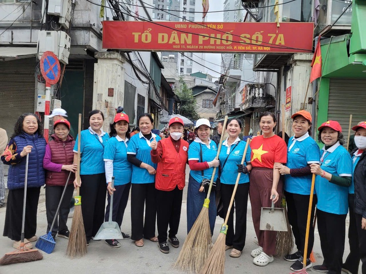 Phường Yên Sở: Lan tỏa phong trào toàn dân giữ gìn Thủ đô sạch đẹp- Ảnh 1.