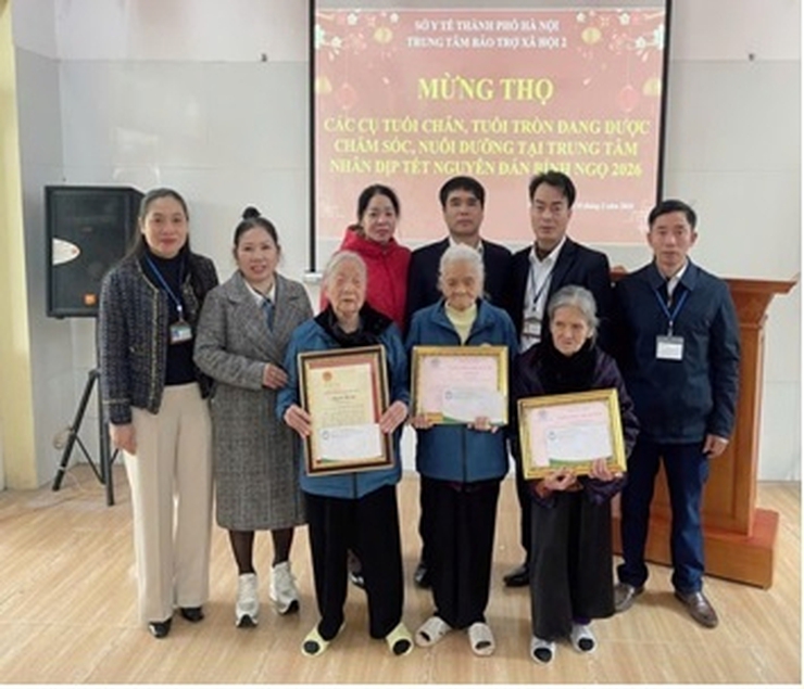 Trung tâm Bảo trợ xã hội 2 Hà Nội tổ chức Lễ mừng thọ cho các cụ tuổi chẵn, tuổi tròn nhân dịp Xuân Bính Ngọ 2026- Ảnh 1.