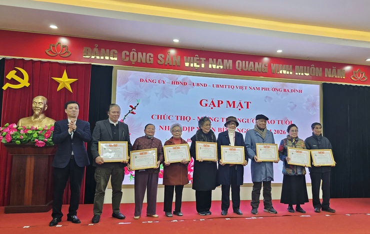 Phường Ba Đình trang trọng mừng thọ người cao tuổi nhân dịp Xuân Bính Ngọ 2026- Ảnh 4.