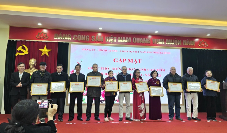 Phường Ba Đình trang trọng mừng thọ người cao tuổi nhân dịp Xuân Bính Ngọ 2026- Ảnh 6.