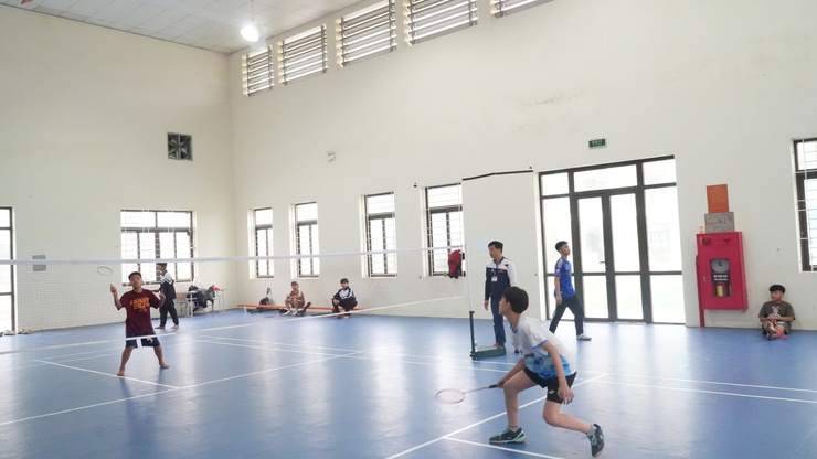 SÔI NỔI GIẢI CẦU LÔNG DÀNH CHO HỌC SINH THCS- Ảnh 2.