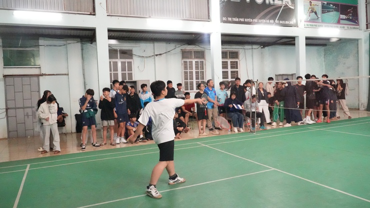 SÔI NỔI GIẢI CẦU LÔNG DÀNH CHO HỌC SINH THCS- Ảnh 1.