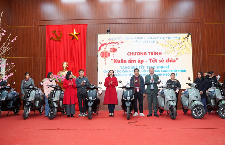 Chuyên Mỹ: ấm áp nghĩa tình chương trình "Xuân ấm áp - Tết sẻ chia" nhân dịp Tết Nguyên đán Bính Ngọ 2026- Ảnh 2.