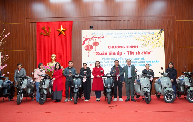 Chuyên Mỹ: ấm áp nghĩa tình chương trình "Xuân ấm áp - Tết sẻ chia" nhân dịp Tết Nguyên đán Bính Ngọ 2026- Ảnh 1.