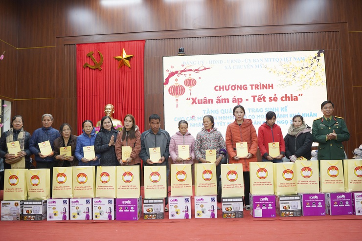 Chuyên Mỹ: ấm áp nghĩa tình chương trình "Xuân ấm áp - Tết sẻ chia" nhân dịp Tết Nguyên đán Bính Ngọ 2026- Ảnh 8.