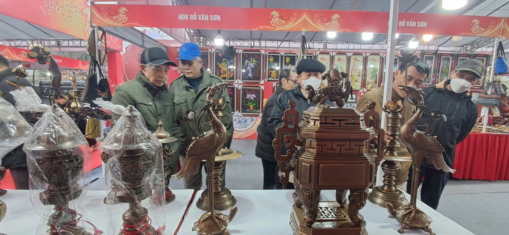 Triển lãm hoa giấy và thiết kế thủ công mỹ nghệ sáng tạo phục vụ Xuân Bính Ngọ- Ảnh 3.